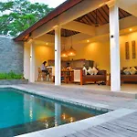 2Br Tropical Villa Sinergi In Seminyak